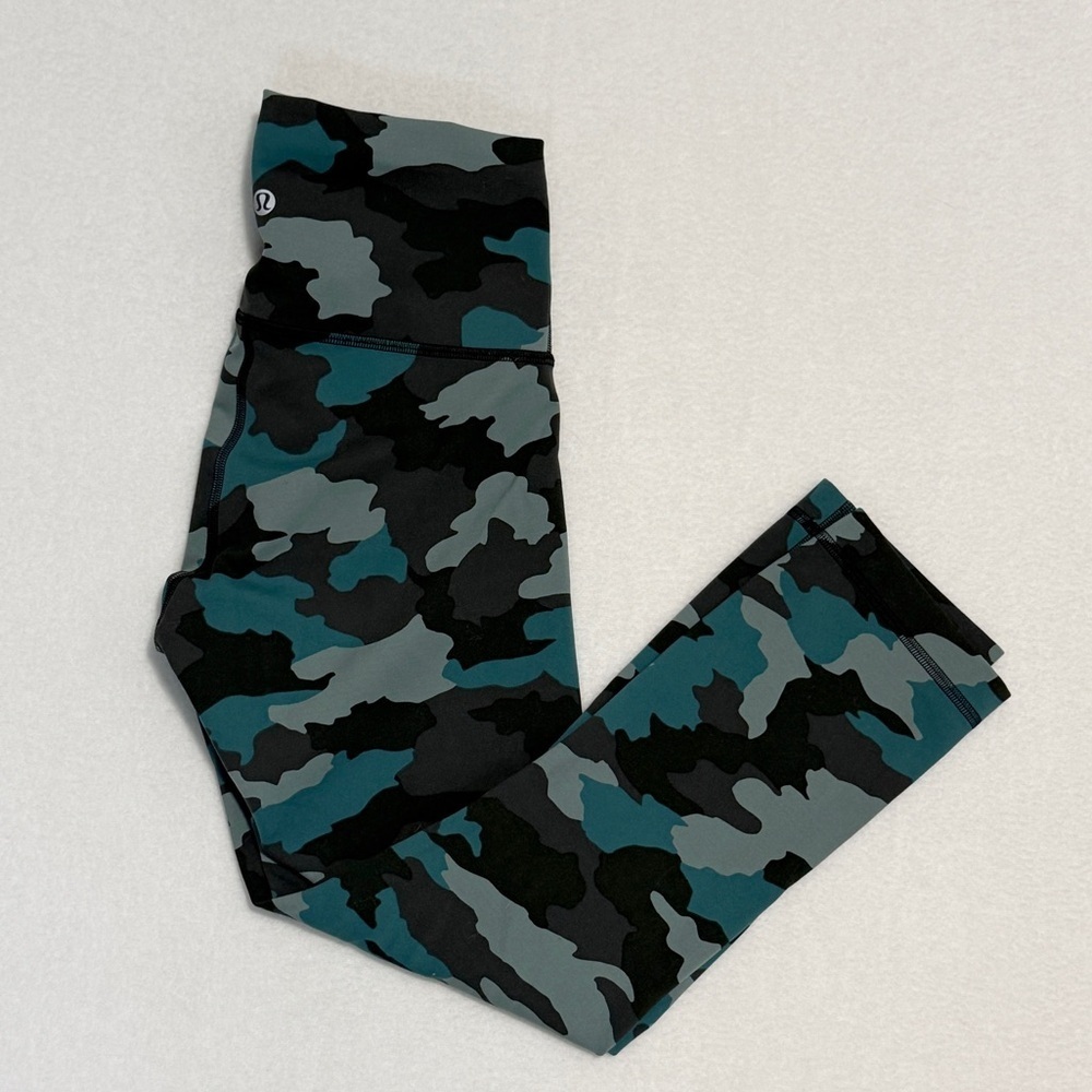 Lululemon Athletica Camouflage Leggings Size 4